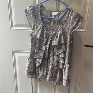 LC Lauren Conrad Gray Floral Ruffle Blouse